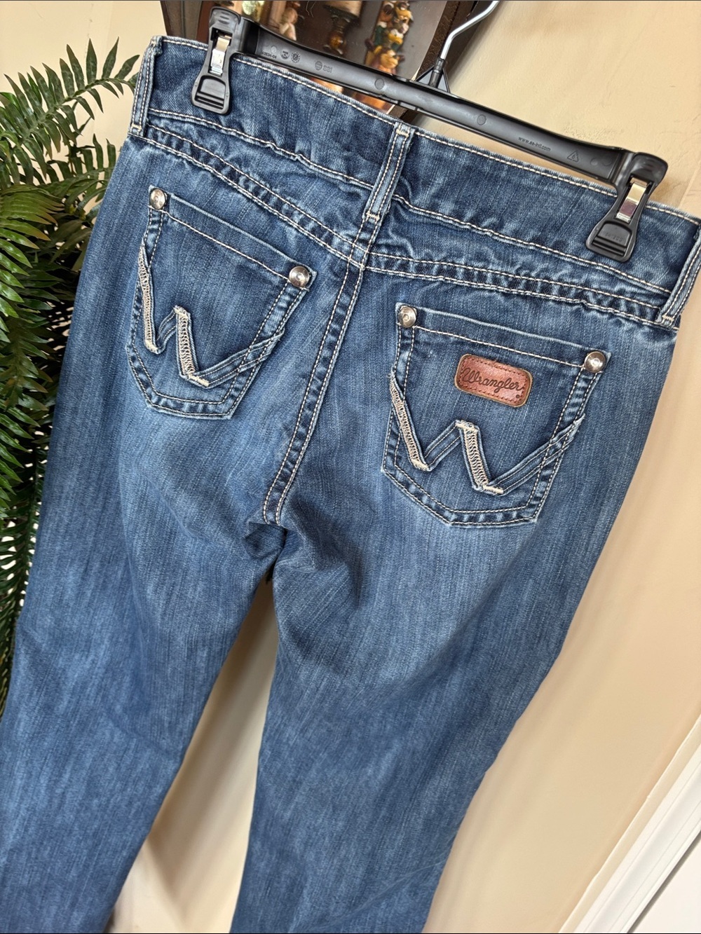 Wrangler Boot Cut Jeans Mid Blue Wash Western Denim 5-Pocket Embellished Rivets - Picture 10 of 13